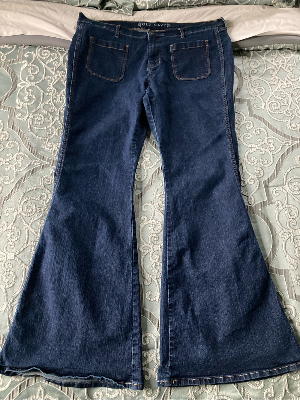 Old Navy Dark Wash Flared Bell Bottom Jeans size 16